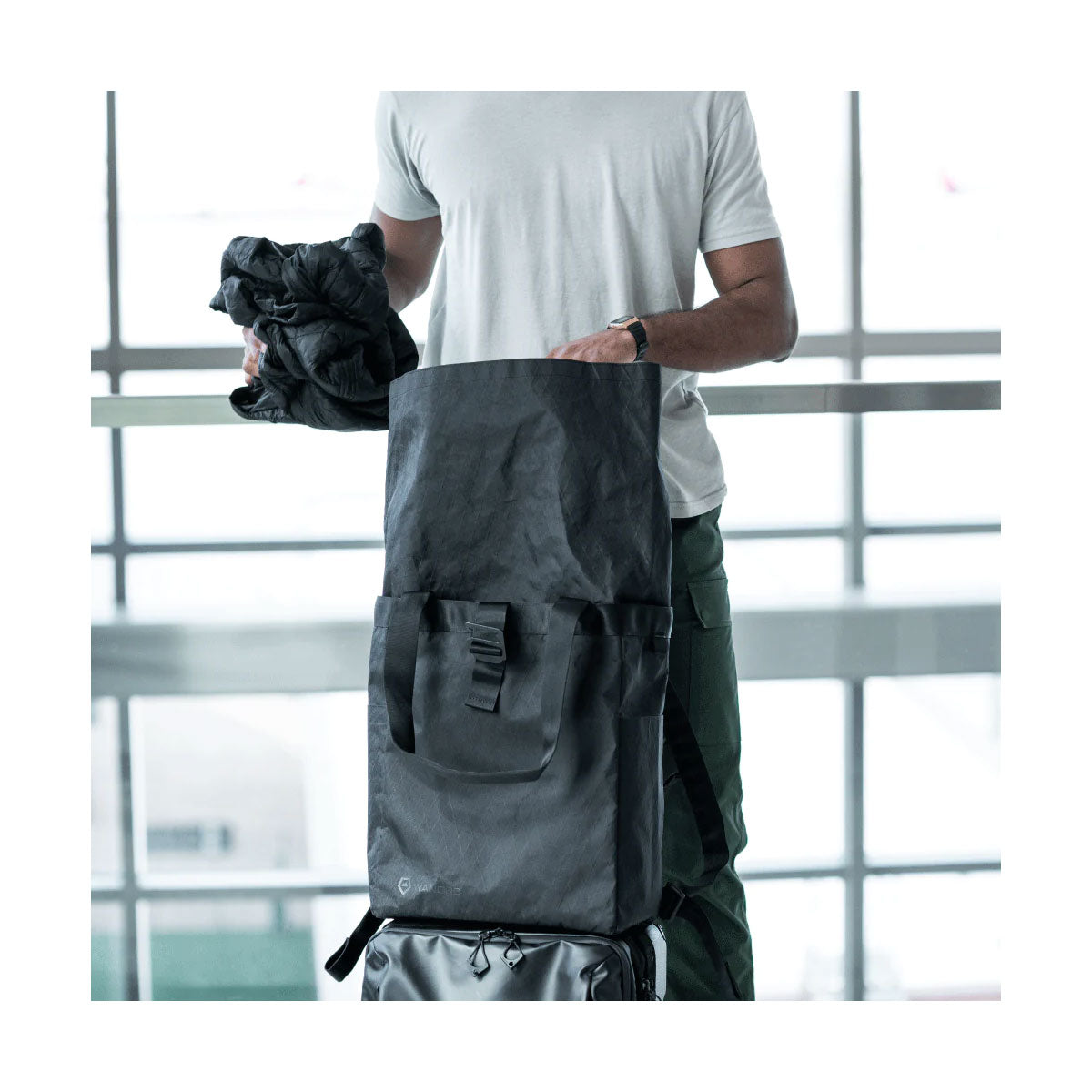 Wandrd : Tote Backpack