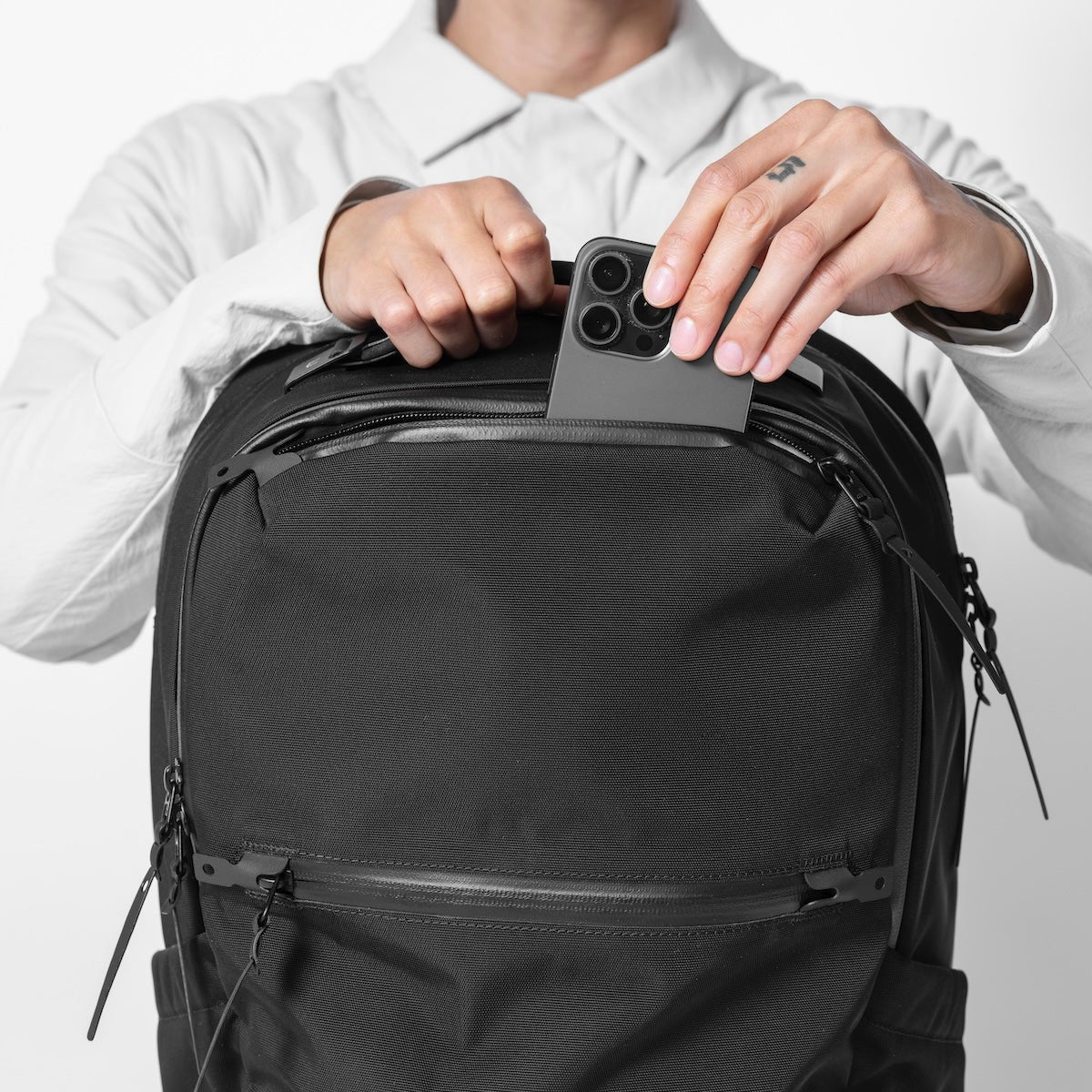[PO] Black Ember : Citadel H2 25L : Jet Black