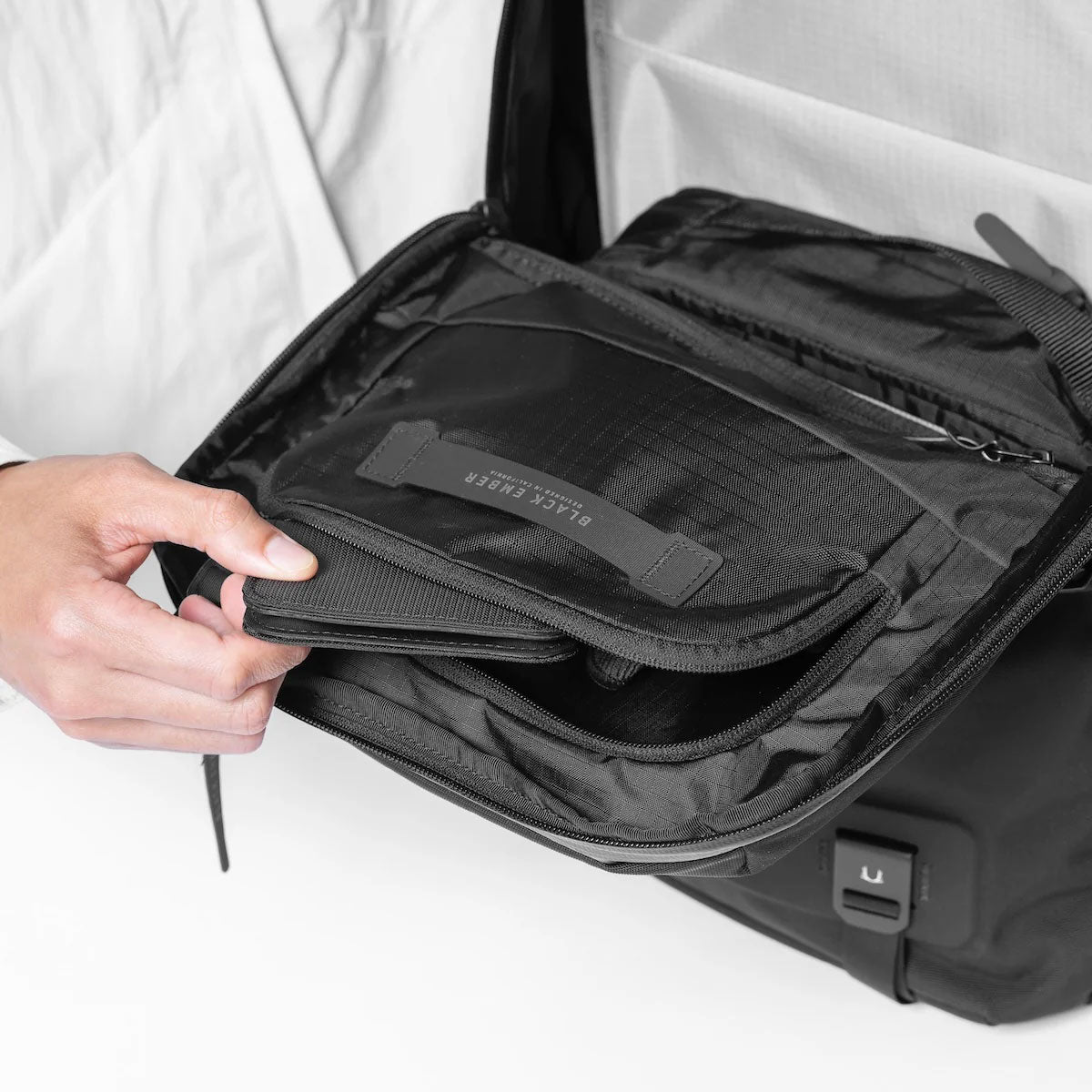 [PO] Black Ember : Citadel H2 25L : Jet Black