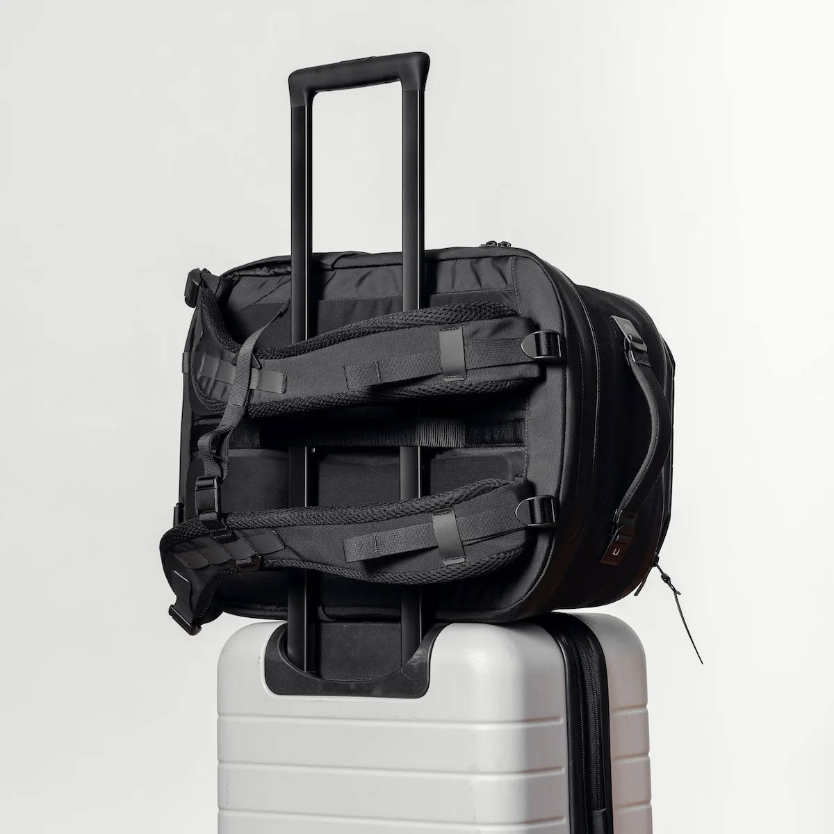 [PO] Black Ember : Citadel H2 25L : Jet Black