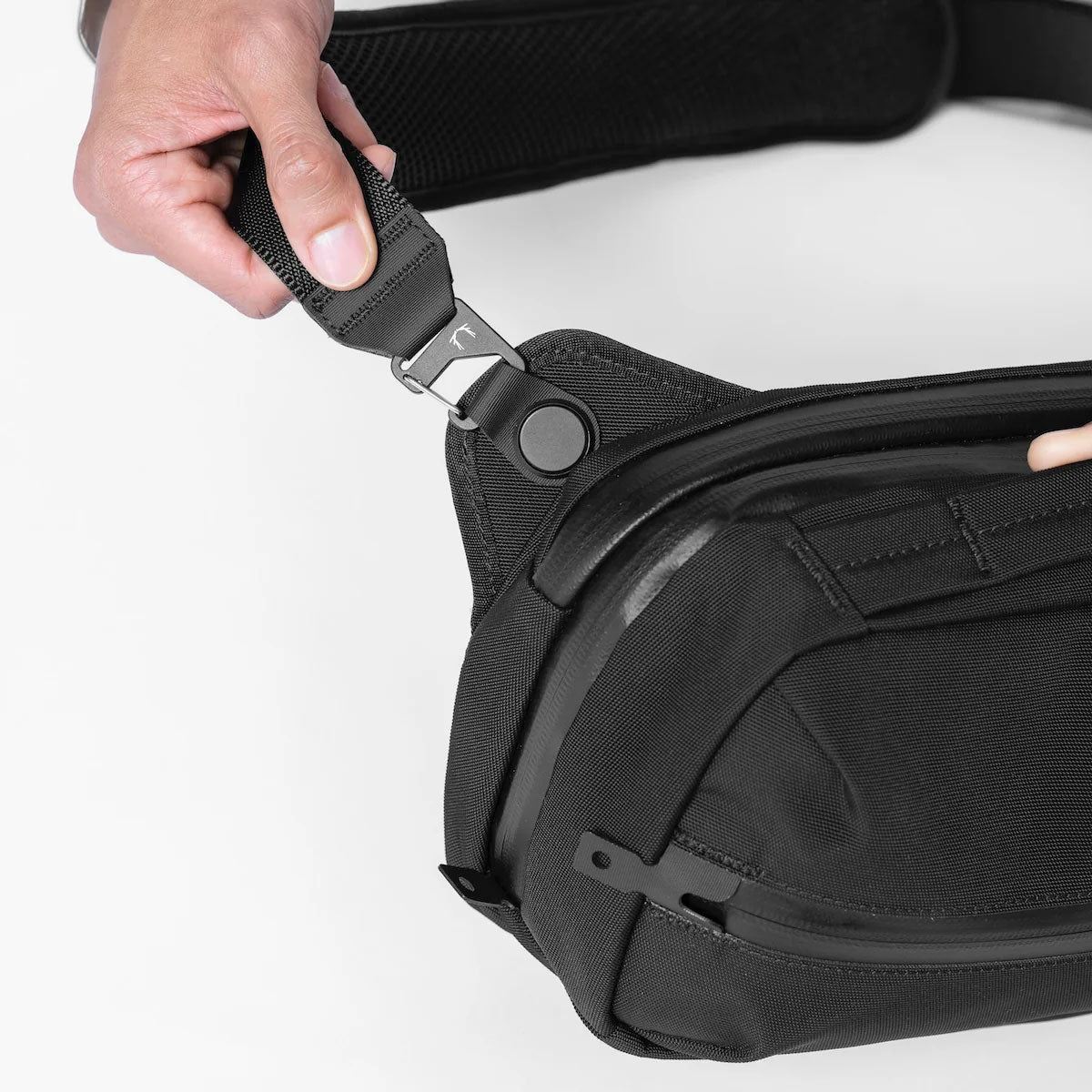[PO] Black Ember : Grip Sling 06 : Jet Black