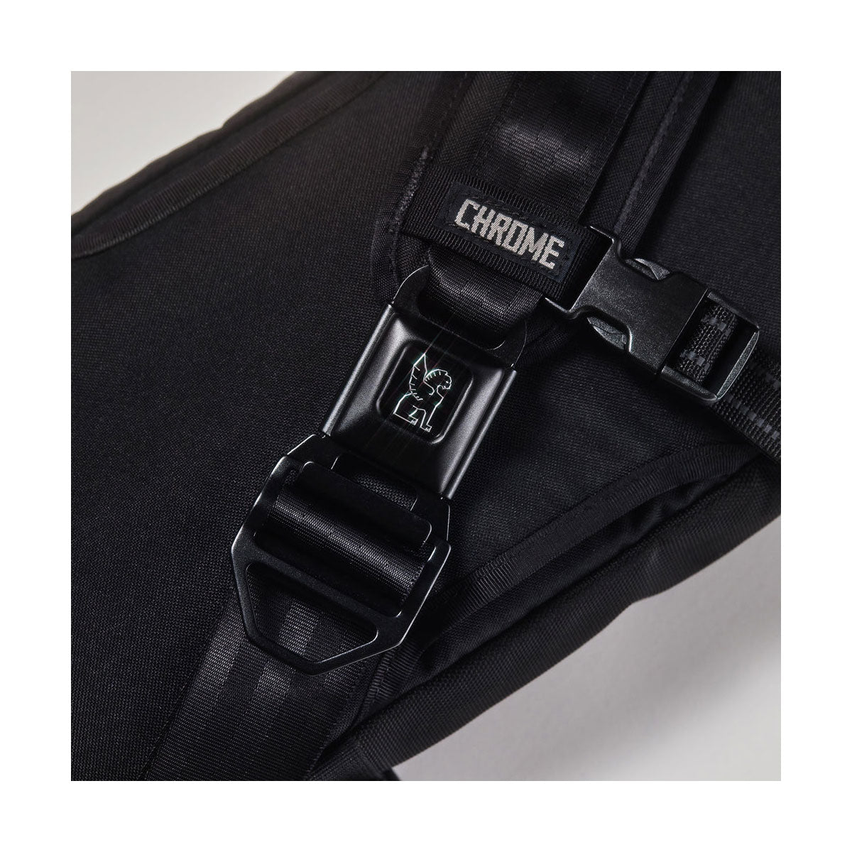 Chrome Industries: Seatbelt Buckle LG (2")