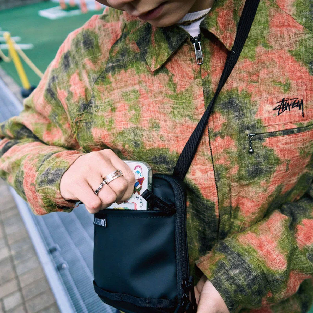 Chrome Industries : Pac Shoulder Pouch 2L : Black Canvas Leather