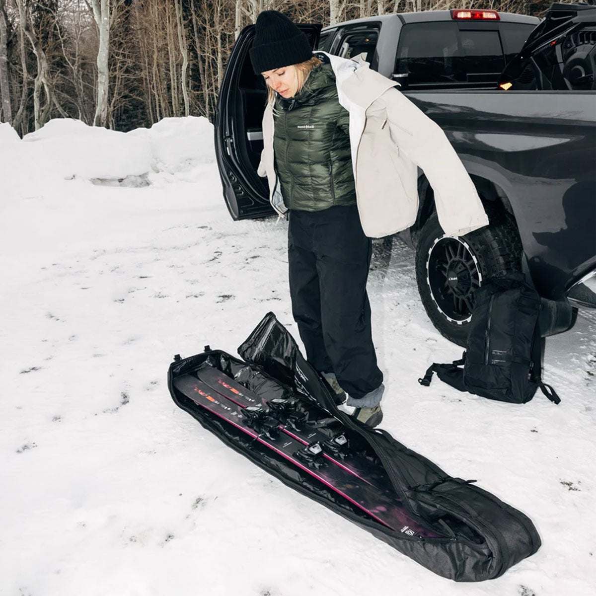 Db Journey : Snow Roller Pro 70L : Black Out