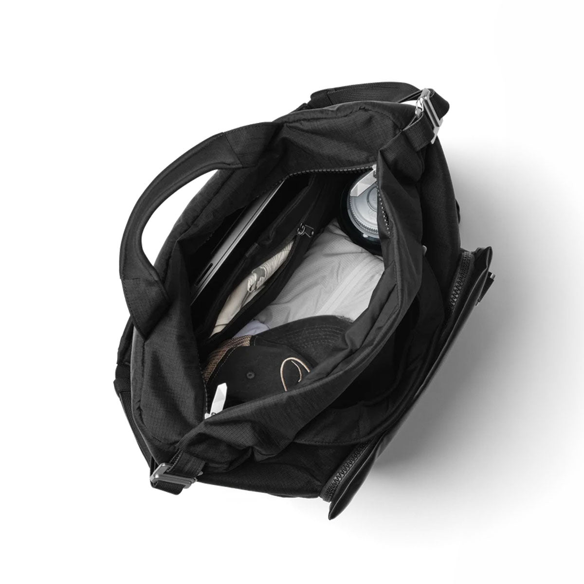 Db Journey : Entour Helmet Bag 32L : Black Out
