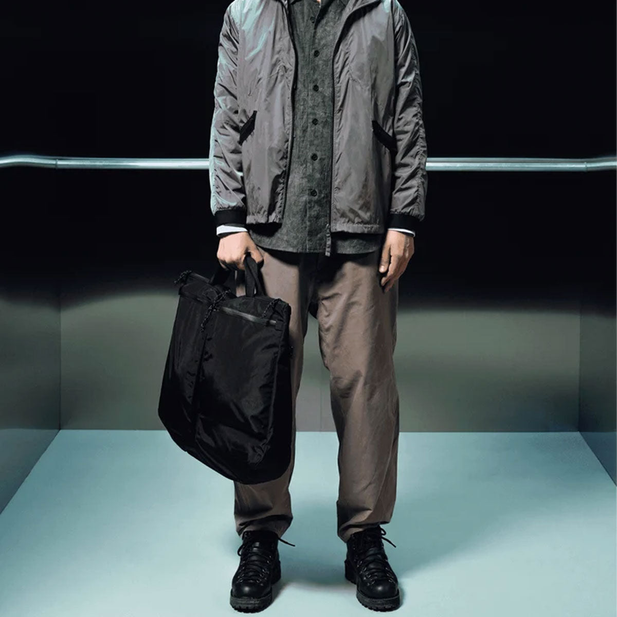 Db Journey : Utility Tote 32L : Black Out