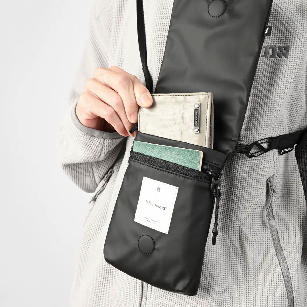 Fyber Forma : LAYR Mobile Sacoche : Black