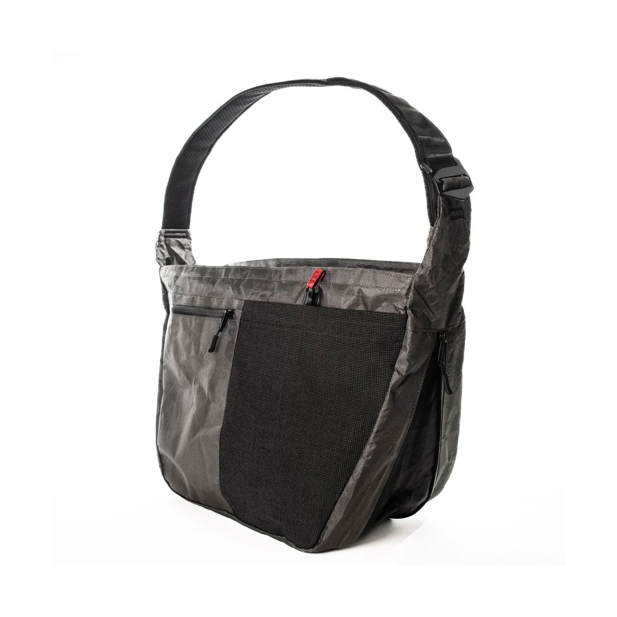 Heldclosely The Traveler 34L Ultralight Messenger Bag | The Bag