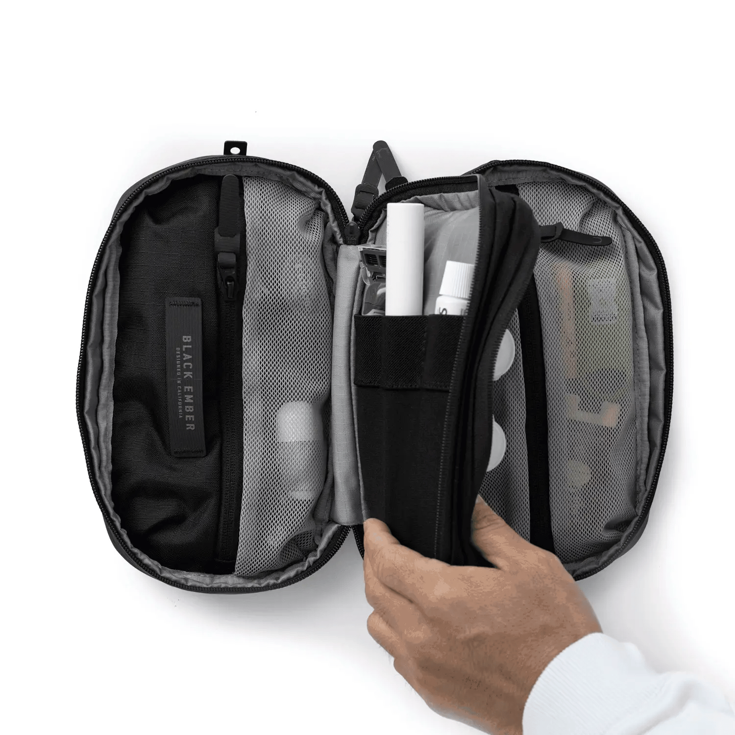 Black Ember : Dopp Kit