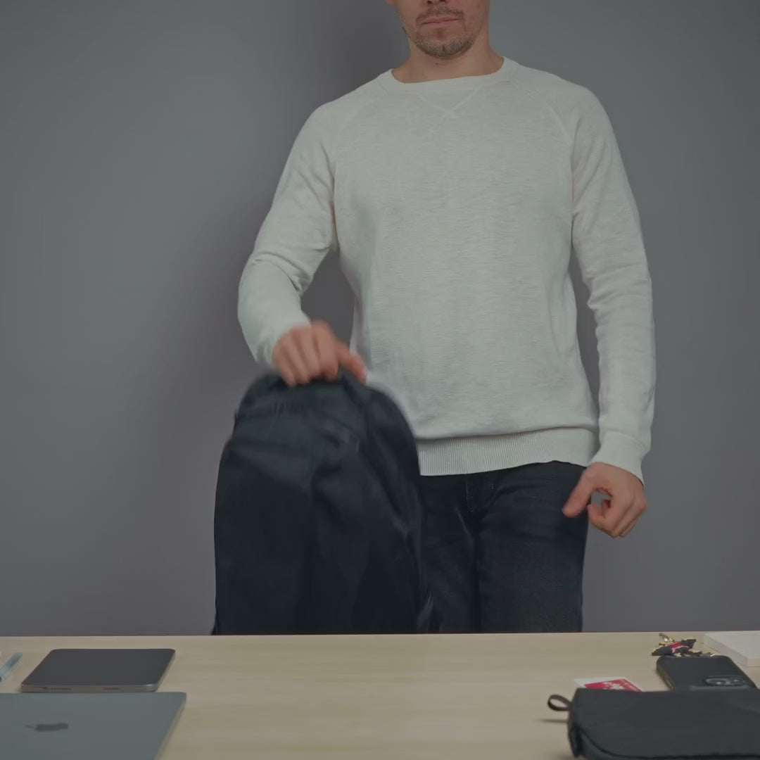Able Carry Daily Plus | The Bag Creature