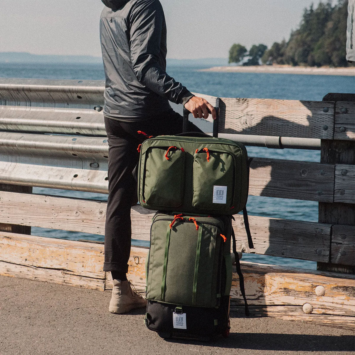 Topo Designs : Global Travel Bag Roller 44L : Navy/Navy