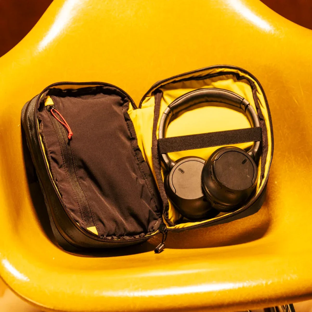 Topo Designs : Global Pro Tech Case : Dark Pine